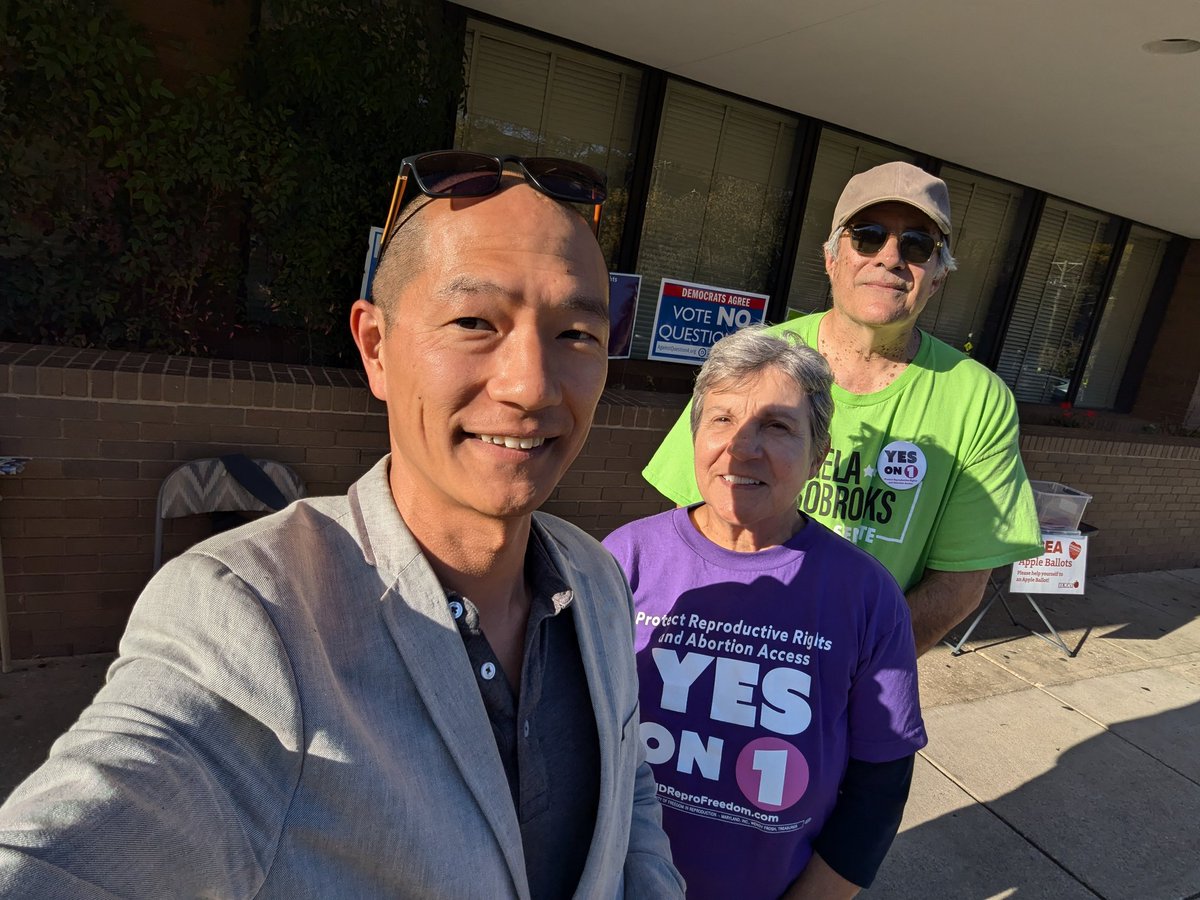 DavidMoon2014's tweet image. Love the civic energy in Silver Spring & Takoma Park! A ton of voters & volunteers out today for @KamalaHarris @AlsobrooksForMD & Question 1 💪