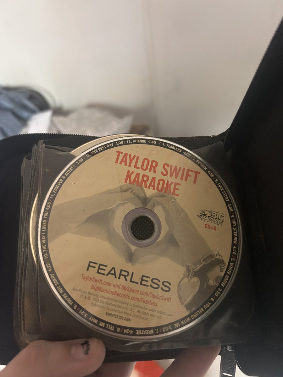 sugrswift's tweet photo. found this gem while moving, is this enough to get verified fan?😭 https://t.co/YyvNHwAG45