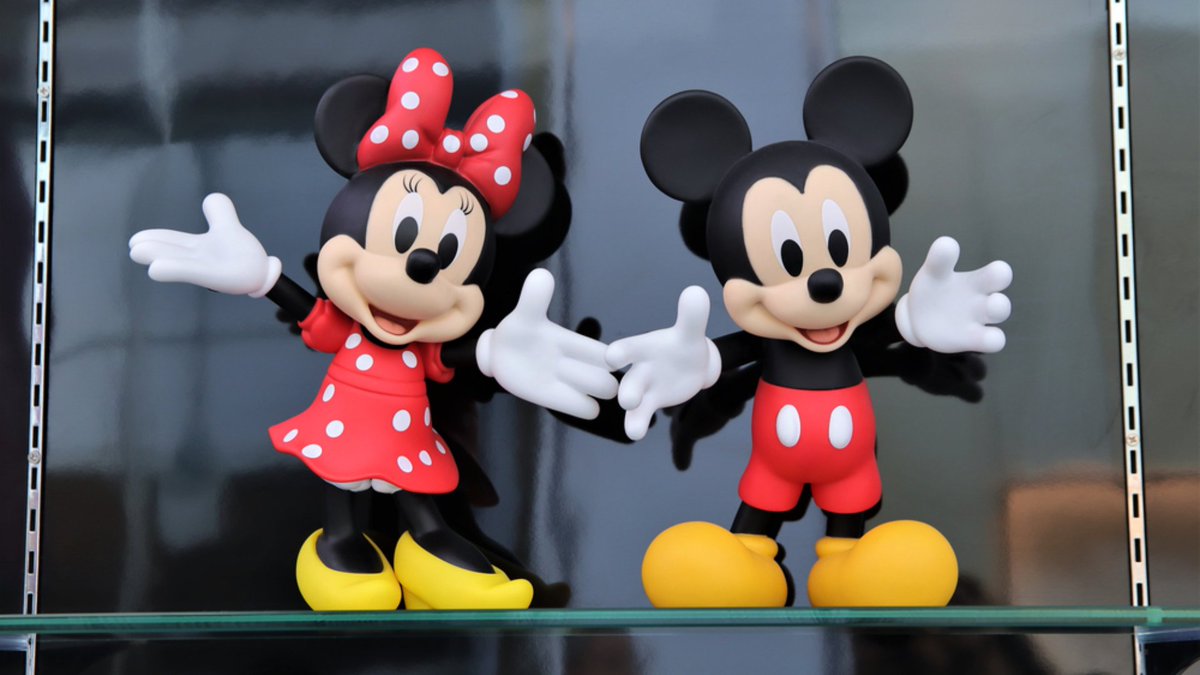 It's back! You can get 25% off selected toys at the Disney Store with this code until 11.59pm on Wednesday 6 November.

Plus we've a trick you can use to grab up to £26 cashback 🤩 

moneysavingexpert.com/deals/disney-s…