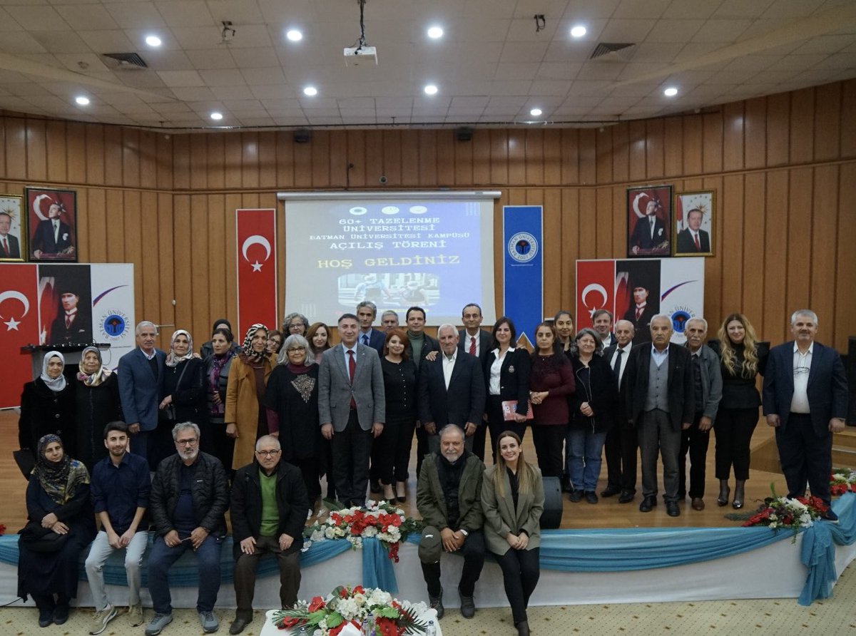 Batman 60+ Tazelenme Üniversitesi merkez kampüste gerçekleştirilen açılış töreni ile 2024-2025 yılı eğitim-öğretim faaliyetlerine resmen başladı. Hepimize hayırlı olsun ✨🙏 #batman <a href="/tcbatmanuniv/">Batman Üniversitesi</a>
