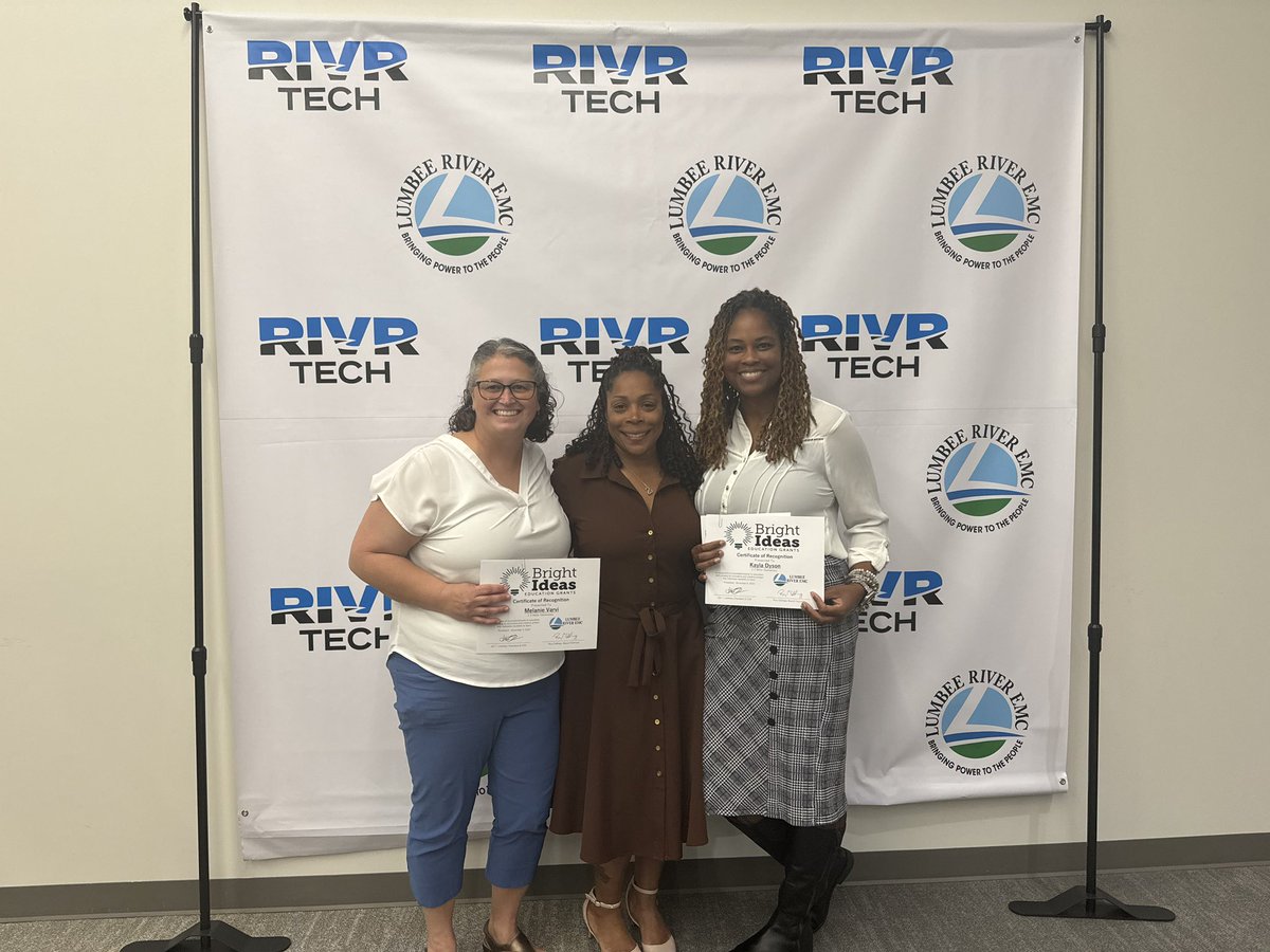 EEMillerElem's tweet photo. Two of our staff members received a Bright Ideas Grant from Lumbee River EMC! Great job ladies! Looking forward to implementing your Bright Ideas! https://t.co/fkVj7PehLW