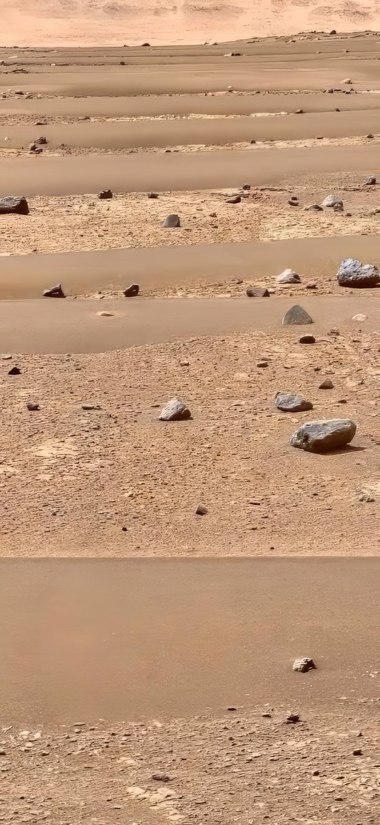 CuriosityonX's tweet photo. Mars... https://t.co/9GEfXpFpKi