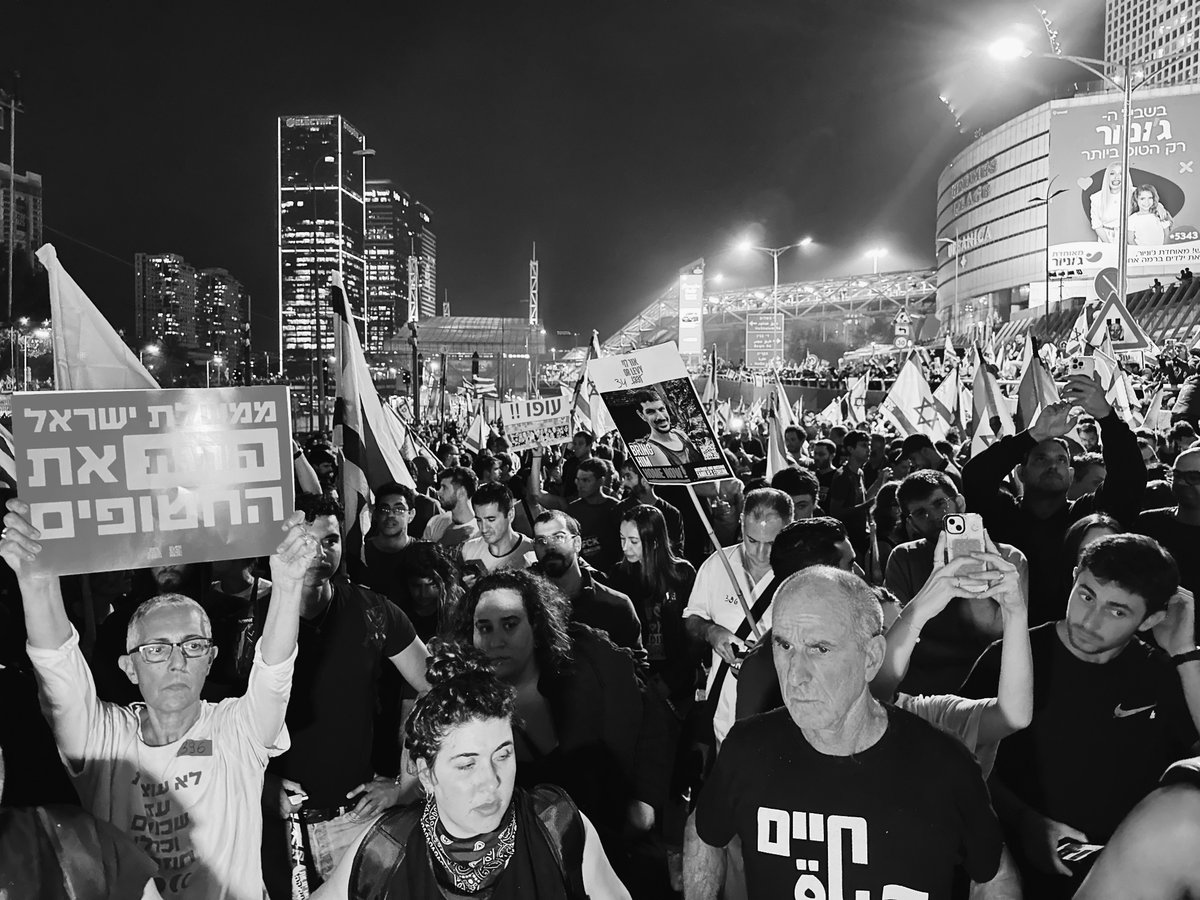 XperienceHumans's tweet image. Tonight in Tel Aviv after Defense Minister Gallant was fired.