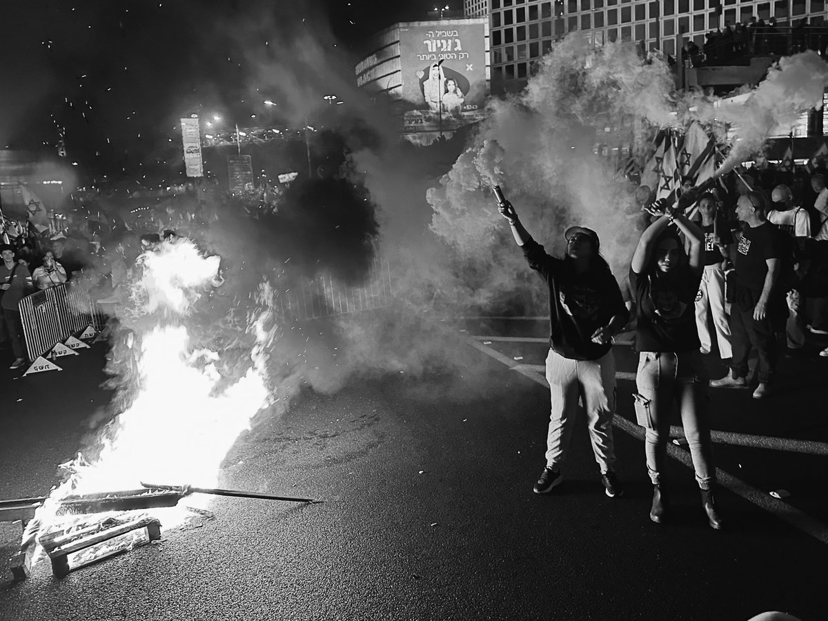 XperienceHumans's tweet image. Tonight in Tel Aviv after Defense Minister Gallant was fired.