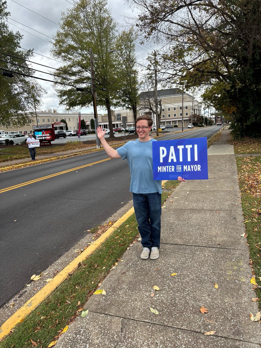 pattiminter4ky's tweet photo. The work isn’t over yet! Less than three hours till the polls close, we’re still in campaign mode. If you haven’t voted yet, make sure you get in line by 6! https://t.co/GP5zkhyzHQ