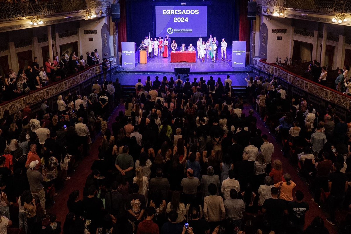 En el Acto Académico de Colación de la XII Promoción de Egresados de las Tecnicaturas del Instituto de Formación y Capacitación del ⁦⁦<a href="/SindicatoDSalud/">Sindicato de Salud</a>⁩ Quiero agradecer ⁦<a href="/carlingrande/">carlos wo</a>⁩ por su acompañamiento permanente y felicitar a todas/os los nuevos profesionales