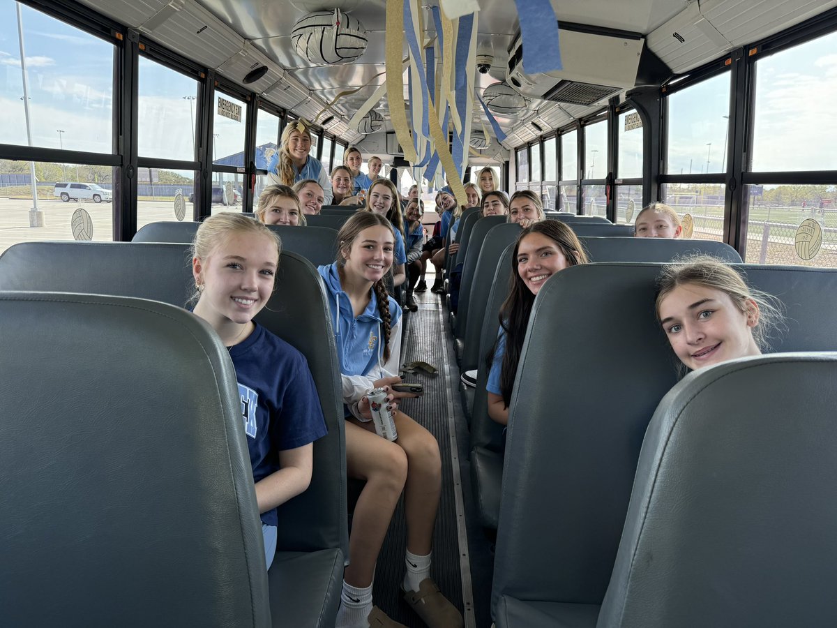 lakecreekvb's tweet photo. Your Lions are ready to go. We are in this together regardless of your role, position or grade…we are all a piece to the puzzle that brings us together. Round one starts at 6:00! #UntilWeAllWin #strongertogether #lockedin @LakeCreekHS @LakeCreekVBClub https://t.co/ptlHoNNjPp