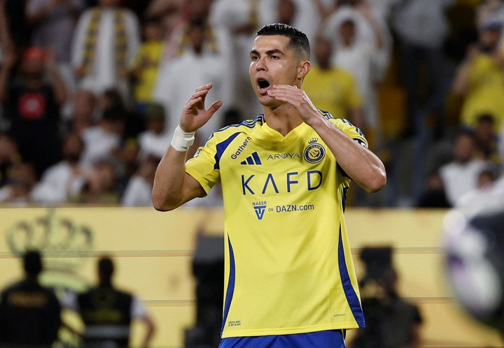 Cr7stianismo_'s tweet photo. Intercambio. Y os damos diez millones por Cristiano.
 
@AlNassrFC aceptad. https://t.co/MhDJbfqtbg