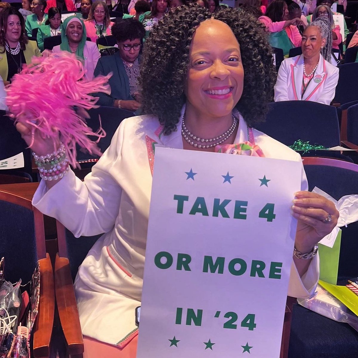 Sensational South Central Region, are you ready, ready? Let’s continue to SOAR to the polls and Take 4 or More in ‘24! It’s a SERIOUS MATTER! 🩷💚 #KeepingItReal #Soartothepolls #take4ormorein24 #ElectionDay2024