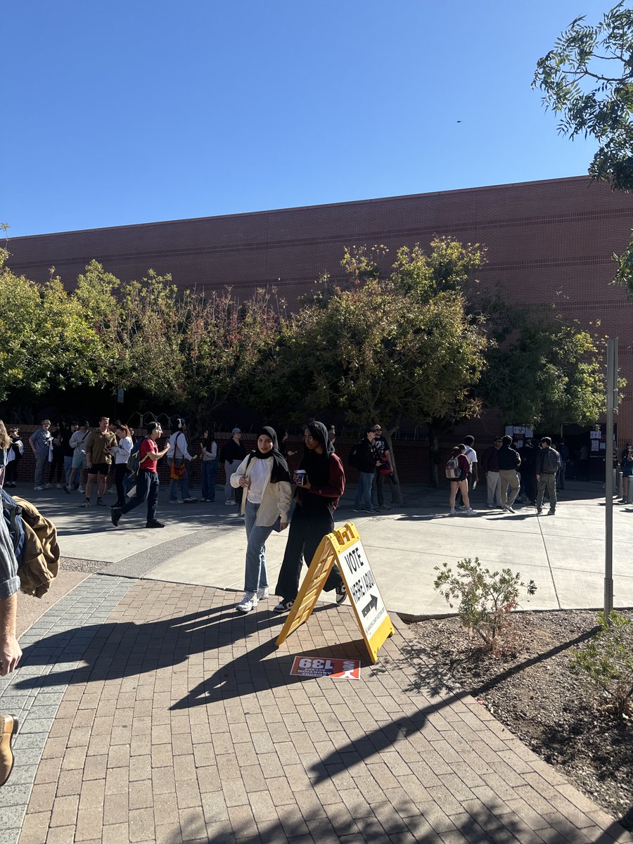 Phoenix, get ready for a pizza takeover! 8 PIZZAS INCOMING! 🍕🚨 For 330 N 1st Ave, Phoenix, AZ 85003 #DemocracyIsDelicious #ElectionDay