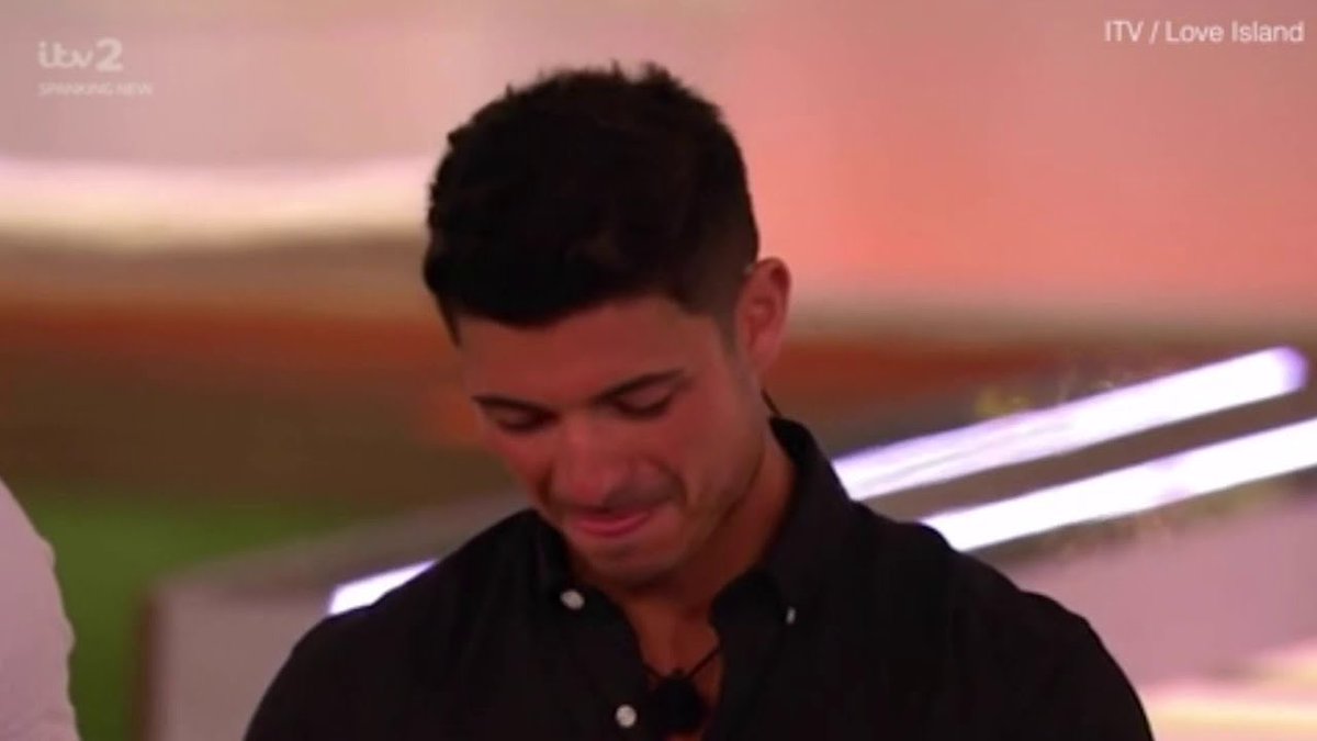 emmaedwxrds's tweet photo. Segun thinking Khaled was talking about him is giving Anton thinking he was being picked on love island #bbuk https://t.co/AzDtuLPiTQ