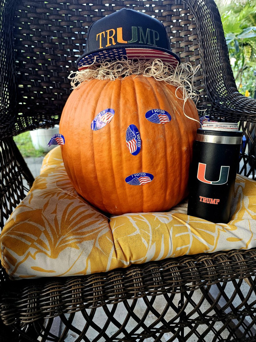 JSchasane's tweet photo. I'm just going to be hanging with my boy Donny Trumpkin tonight. I'm praying we take our county back
#MakeAmericaGreatAgain 
#VoteRedToTakeBackAmerica 
#CanesforTrump https://t.co/gdUAinoq9d