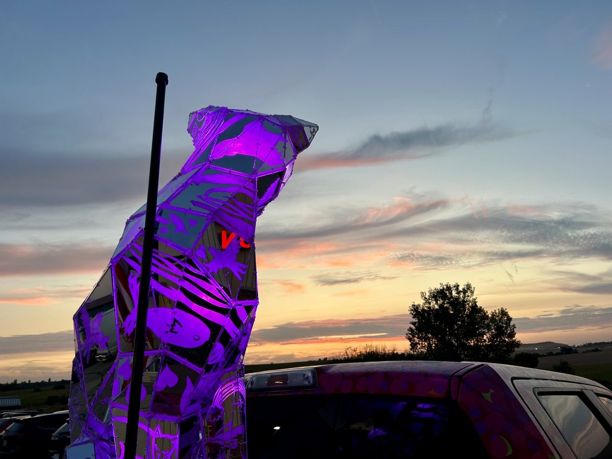 arts4impact's tweet photo. LOVE FROM THE HEARTLAND ~ As our epic six-week GOTV ground game comes to a close, join us tonight for an election watch party at Milwaukee's Art Bar + Wonderland Diner + Meow Bar. Whatever tomorrow brings, light and love will prevail. https://t.co/fChQqC7Uha #Vote202 https://t.co/1TXYdGvG2d