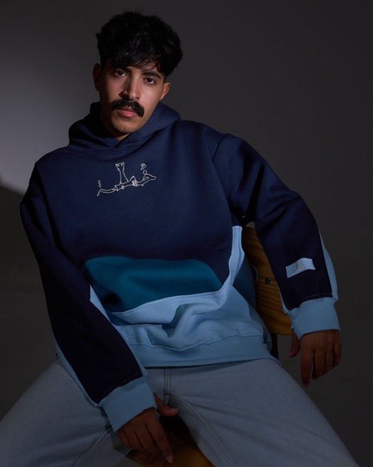 mountt7_'s tweet photo. خطه براند سعودي متميز بالهوديات اللي جودتها عالية وتصاميمها روعة وحصرية للجنسين 🤩

الي تنفذ كميته مايتصنع مره ثانيه وأمس نزلّو كولكشن الشتاء والصراحة خيالي لايفوتكم

يعتبر من أقل البراندات بالاسعار رغم الجودة العالية اللي يعطونك عليها ضمان ذهبي ✅

https://t.co/764kdMJ3XY
اعلان https://t.co/ORLZGBt6h4
