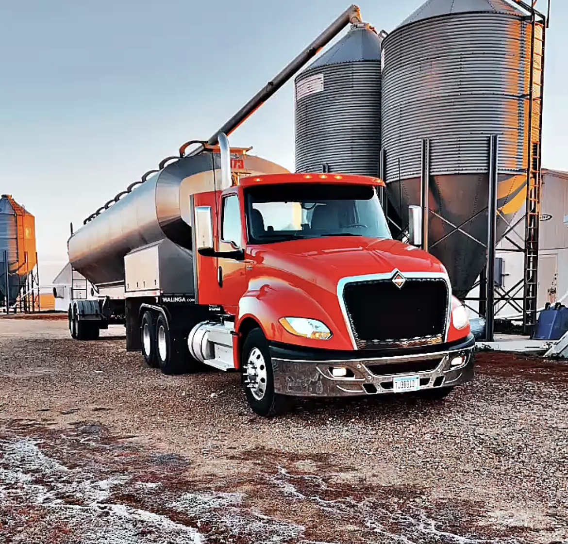 Trivia Tuesday! 🤔💡 

How many tons of feed do you think Christensen Farms manufactures on average each week?

A) 15,200 tons
B) 22,500 tons
C) 30,405.48 tons
D) 40,300 tons

Drop your answer in the comments below! 🐷🌾 #TriviaTuesday #ChristensenFarms