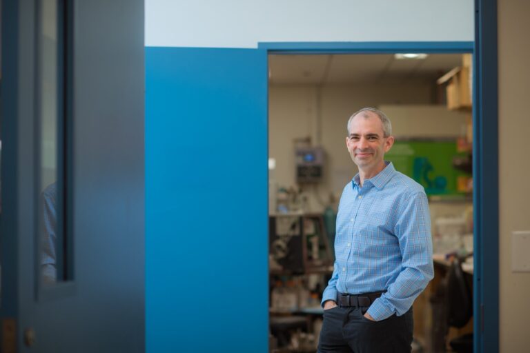 Science in Boston (@scienceinboston) on Twitter photo 🧫 Dr. <a href="/iaincheeseman/">Iain Cheeseman</a> and his lab at the <a href="/WhiteheadInst/">Whitehead Institute</a> and <a href="/MIT/">Massachusetts Institute of Technology (MIT)</a> have identified how cells switch to a different pattern of protein variant production using #eIF1 during #mitosis.
📰 Press release: bit.ly/3NVbZgQ
🔗 Abstract in <a href="/Nature/">nature</a>: go.nature.com/3NRqxOu 🧫 Dr. <a href="/iaincheeseman/">Iain Cheeseman</a> and his lab at the <a href="/WhiteheadInst/">Whitehead Institute</a> and <a href="/MIT/">Massachusetts Institute of Technology (MIT)</a> have identified how cells switch to a different pattern of protein variant production using #eIF1 during #mitosis.
📰 Press release: bit.ly/3NVbZgQ
🔗 Abstract in <a href="/Nature/">nature</a>: go.nature.com/3NRqxOu