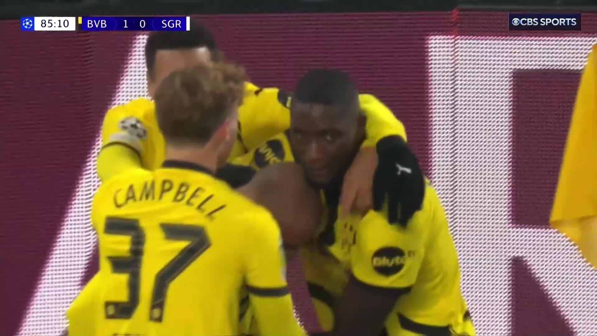 Donyell Malen with a PERFECT strike to punish Sturm Graz in the 85th minute❗️