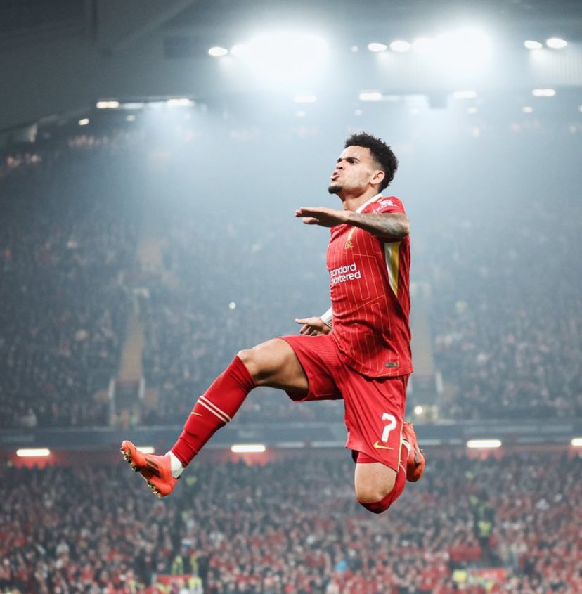 ReddHunters's tweet image. Luis Diaz gave me Firmino vibes with the no look goal 

HAT-TRICK HERO ⭐️