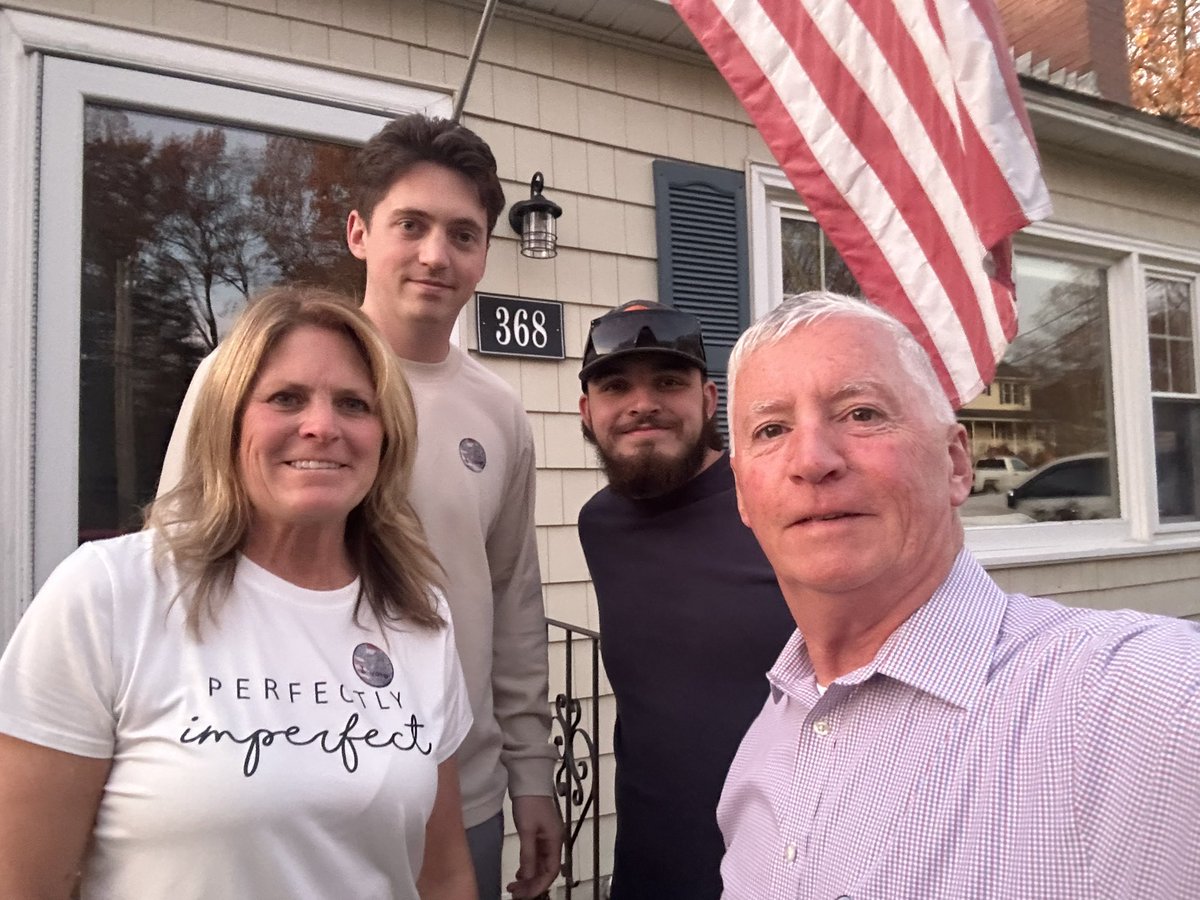 All 5 votes from our house have been casted! Only a couple hours left… let’s do this thing!! 🗳️✅ 💙