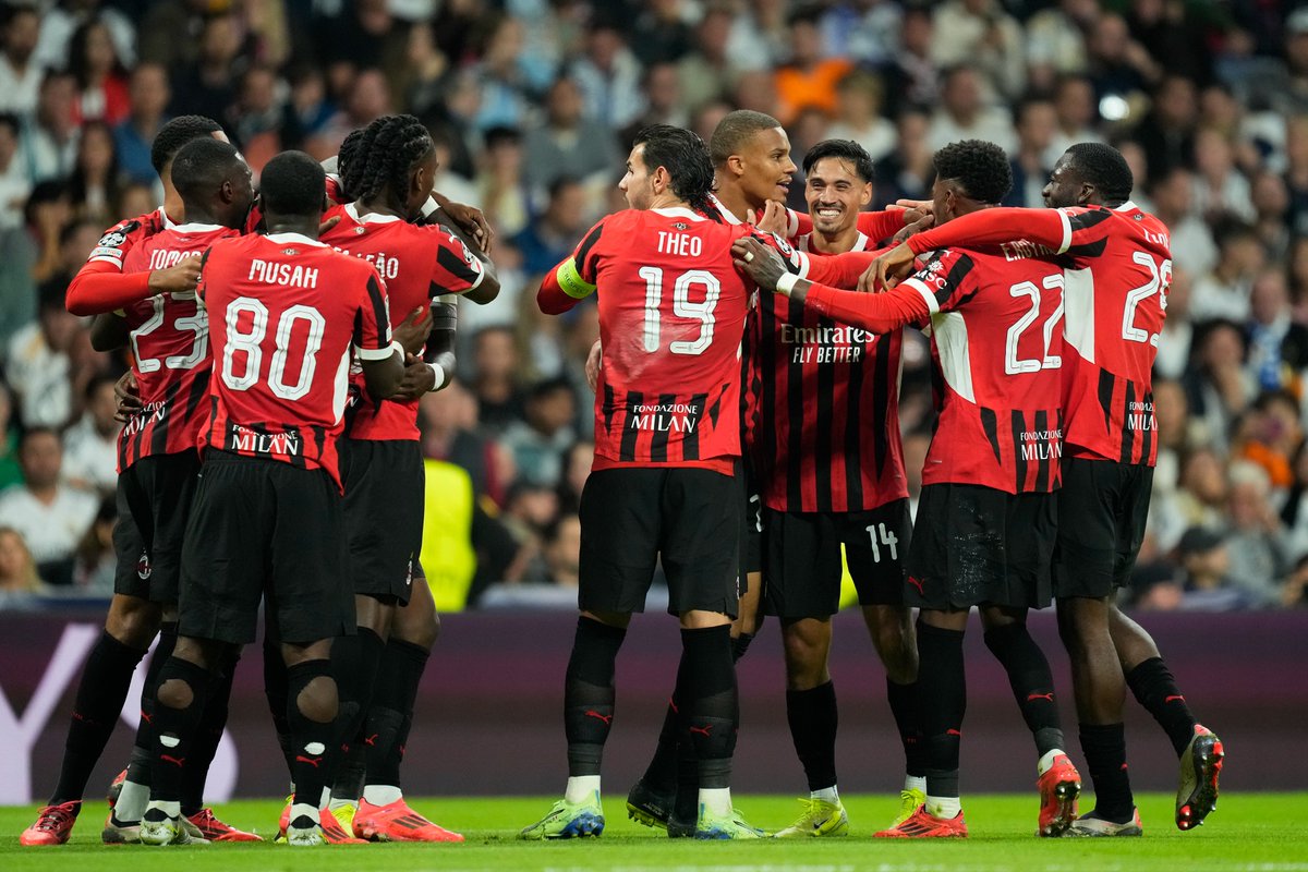 OptaPaolo's tweet photo. 2 - Il #Milan è l'unica squadra riuscita a segnare in più di un'occasione almeno tre gol al Santiago #Bernabéu contro il #RealMadrid in Coppa dei Campioni/Champions League: vittoria per 3-2 nel 2009 e 3-1 stasera. Meraviglioso.

#UCL #RealMadridMilan https://t.co/wIa7fItI0h