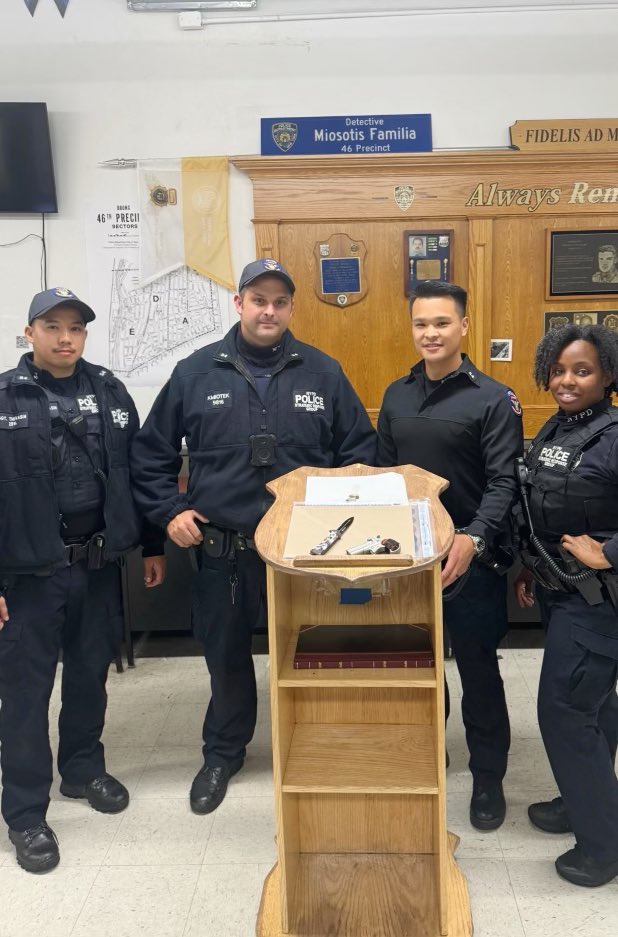 NYPD Special Ops (@nypdspecialops) on Twitter photo Excellent police work by SRG4 officers in the Bronx last night. While patrolling the streets <a href="/NYPD46Pct/">NYPD 46th Precinct</a>, the officers conducted a traffic stop which led to an arrest. A loaded, illegally possessed 9mm COBRA firearm was recovered from the motorists front right pants pocket. Excellent police work by SRG4 officers in the Bronx last night. While patrolling the streets <a href="/NYPD46Pct/">NYPD 46th Precinct</a>, the officers conducted a traffic stop which led to an arrest. A loaded, illegally possessed 9mm COBRA firearm was recovered from the motorists front right pants pocket.