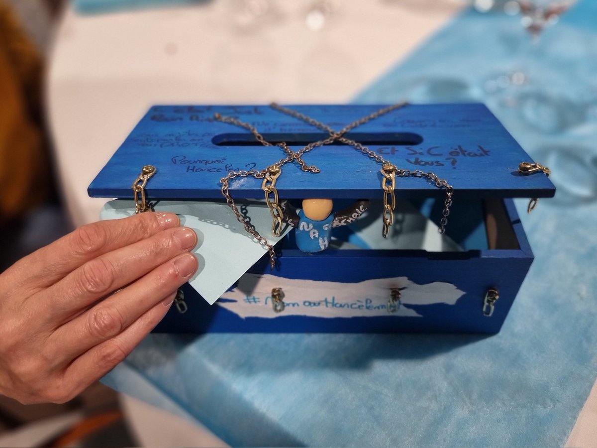 Soirée NAH au lycée Clément Ader de Bernay 
➡️ Restauration, dress code, animations, distribution de bracelets 
➡️ Théâtre forum avec "la super compagnie"
➡️ Présentation de l'équipe pHARe
Un immense bravo aux élèves et aux personnels pour leur engagement et leur implication 👏