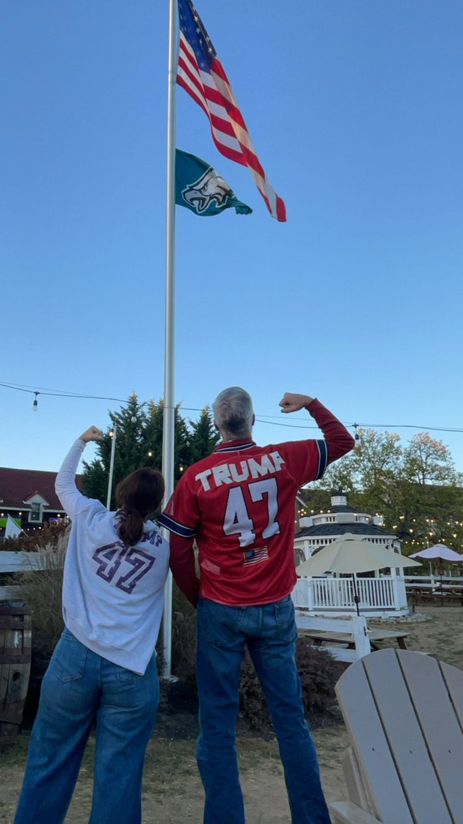 MajorK's tweet photo. Total stranger!  Trump 2024🇺🇸🇺🇸 https://t.co/JWWi8RZMc9