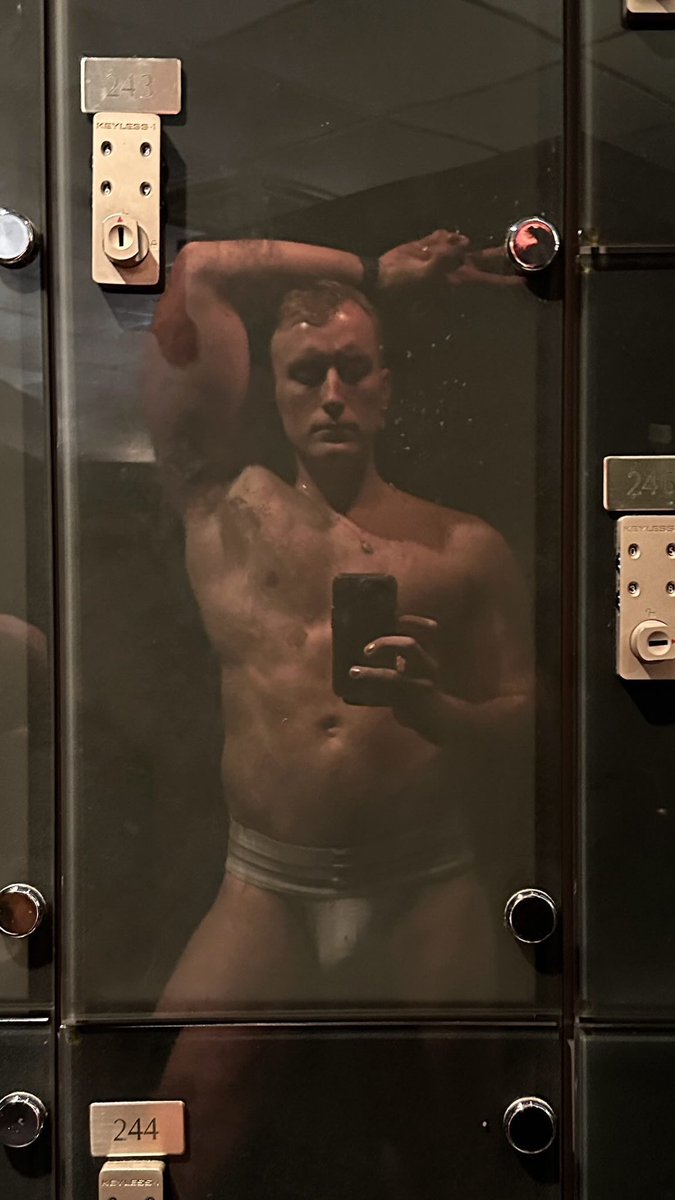 ianpstack's tweet photo. i smell like beef 🥩 https://t.co/Alb6pg8h0p