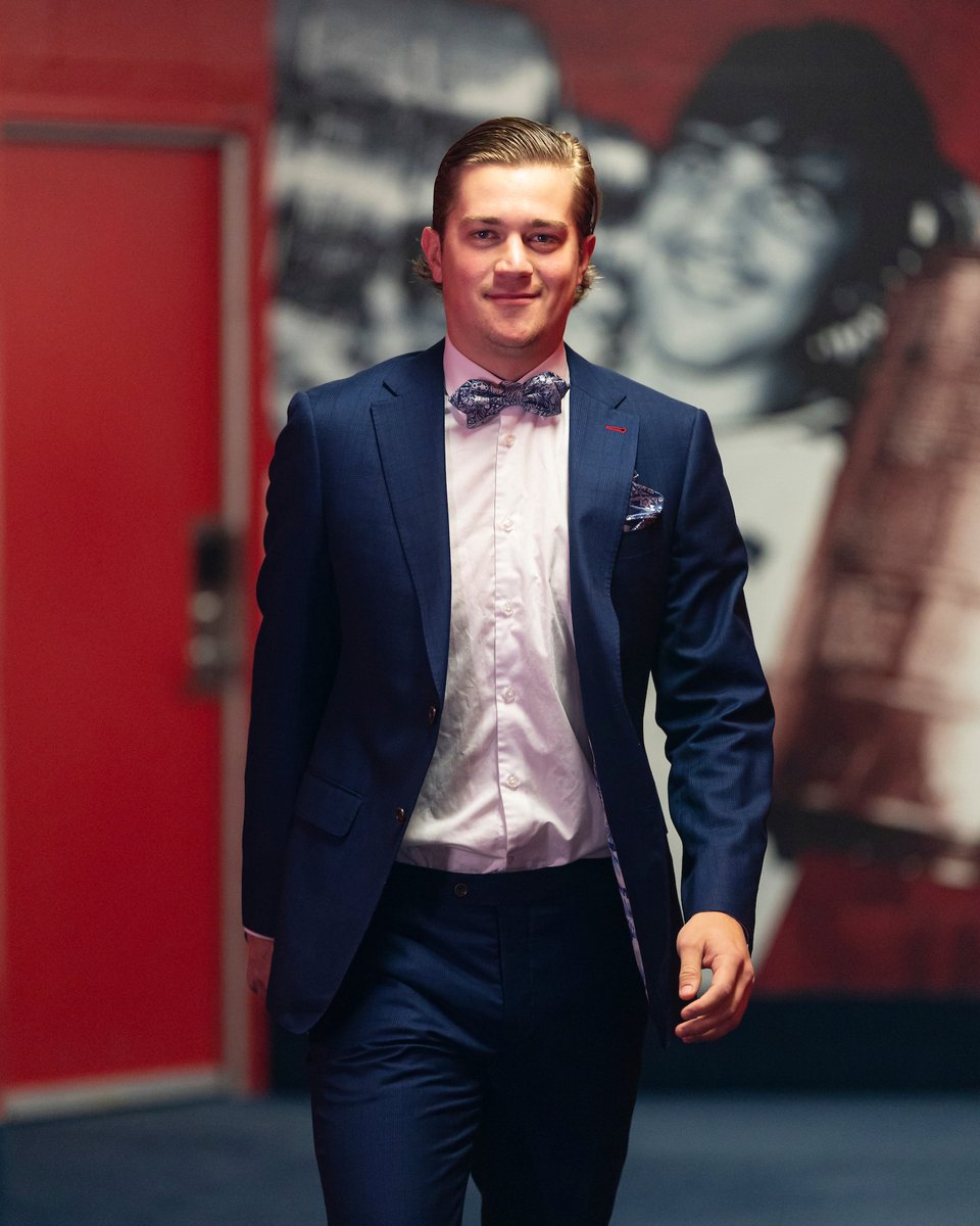CanadiensMTL's tweet photo. Le style papillon, porté par Samuel Montem𝕓𝕠𝕨 🎀
#NOEUDVEMBRE #BOWVEMBER https://t.co/tMdrmfATgr