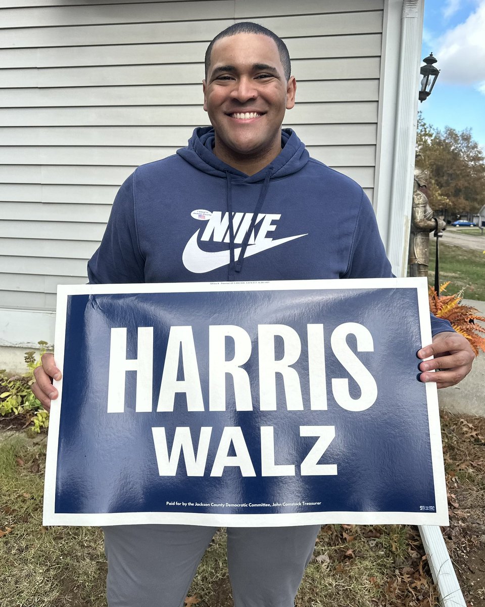 JusticeHorn_'s tweet photo. Today, I cast my vote for my mother, sister, grandmother, and the next generation of women. They should be able to finally look at the White House and see someone that looks like them—and have the right to bodily autonomy in Missouri. 

That’s why I’m proud to cast my vote for Kamala Harris to become the next President of the United States—and for the restoration of the right for thousands upon thousands of Missouri women to make choices about their own damn bodies!