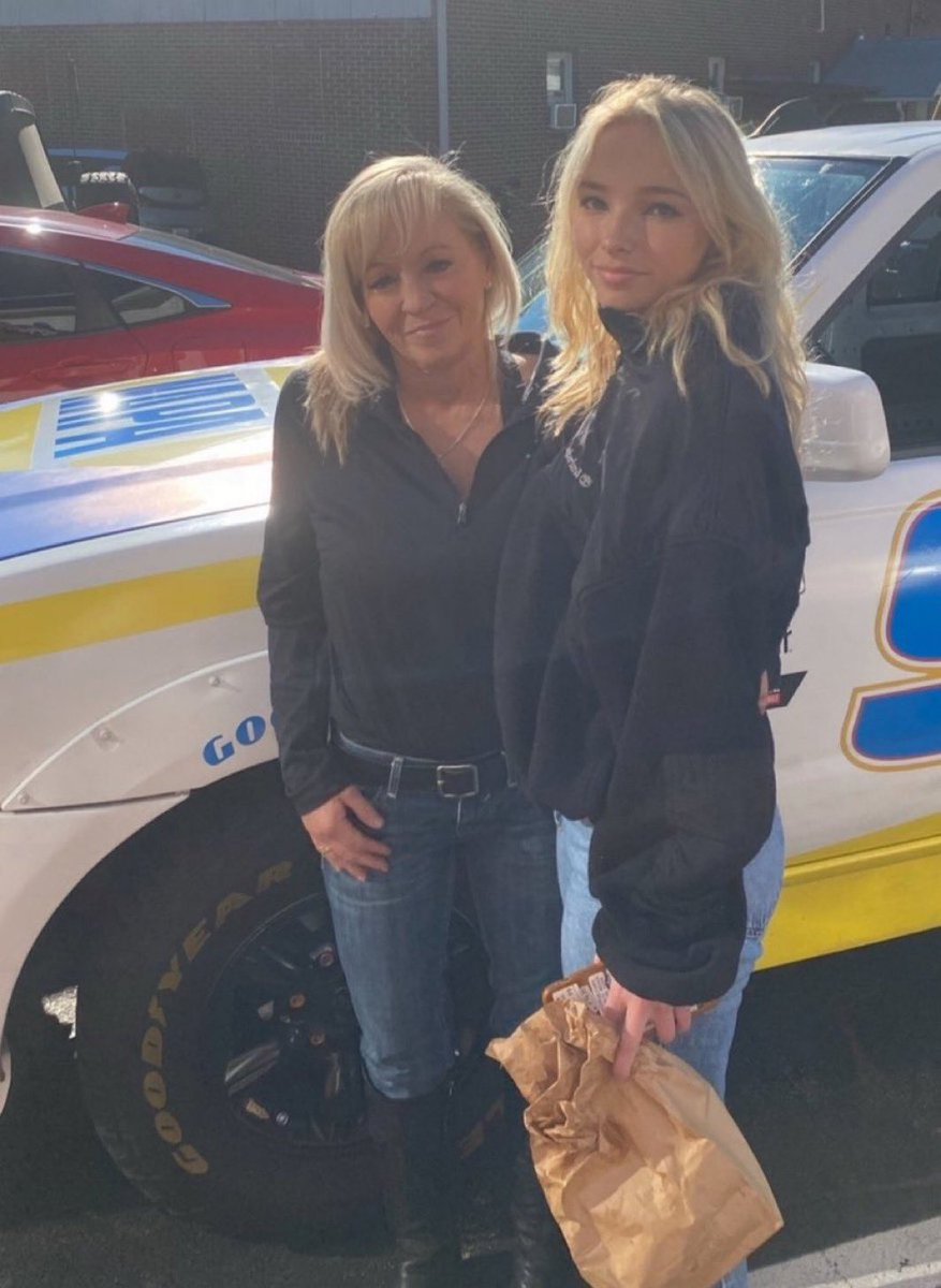 Jamierodr14's tweet photo. Me &amp; my Daughter Savannah helped Win GA!!🇺🇸🇺🇸
God Bless President @realDonaldTrump https://t.co/tSTyoUZonJ