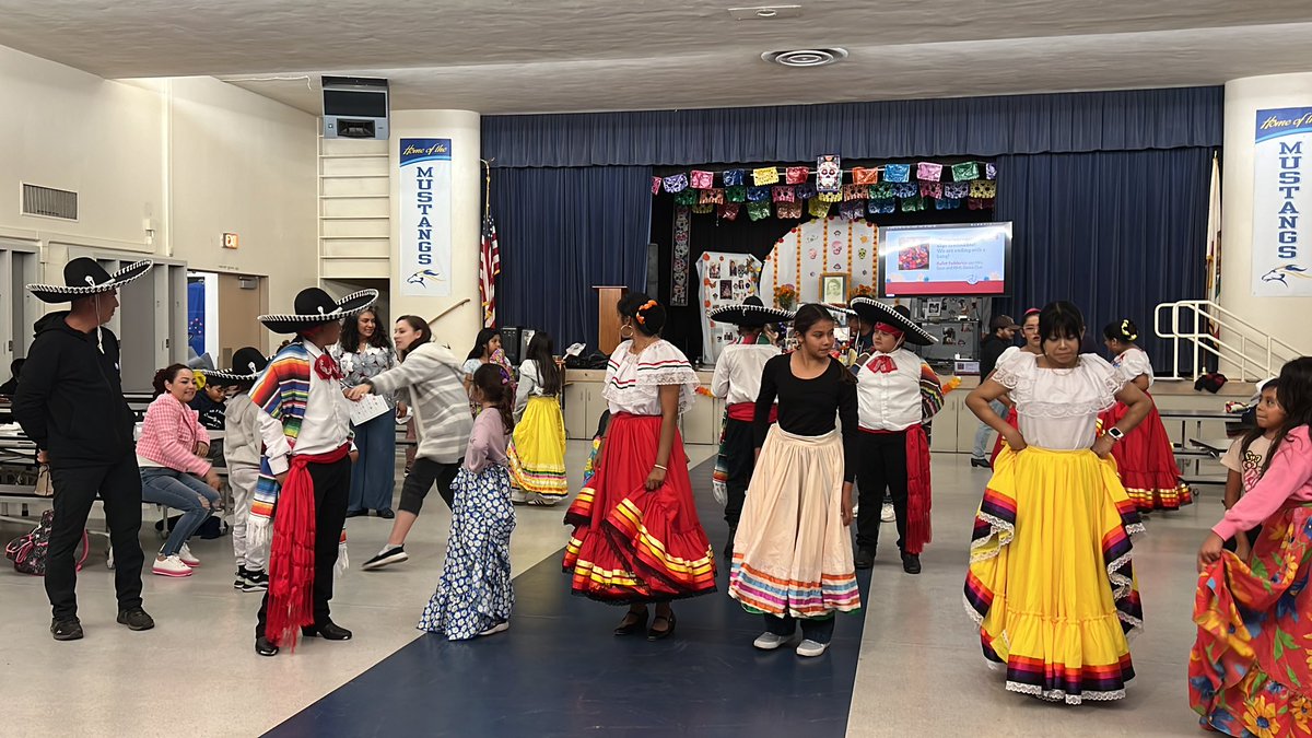 #FUESD Migrant Ed Family Fitness Night PJHS Ballet Folklorico dancing and teaching!