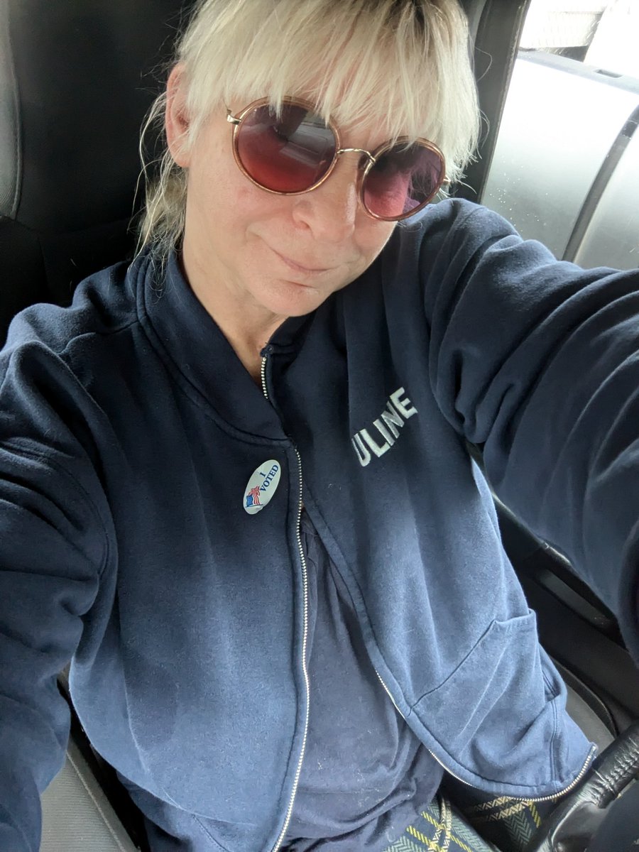 Llora Lacey (@laceyllora) on Twitter photo 