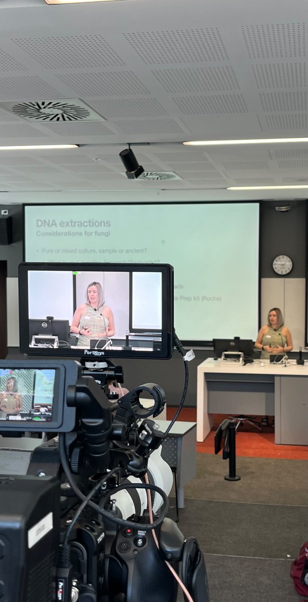 Starting at the start 🛣️

@DrJohannaRhodes explaining the importance of pre-analytical steps - getting the question right - and using the right methods for DNA extraction. 

<a href="/Sydney_ID/">Sydney ID</a>