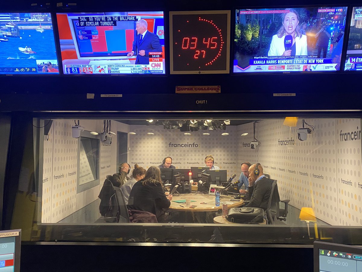 Margsamuel's tweet photo. 🇺🇸 🗳️ @franceinfo sur le pont toute la nuit pour vous faire vivre cette élection américaine et les premiers résultats qui tombent. 

Avec @victormatet et tous ses invités @fabrice_almeida, @mc_naves, @MestreDamien, @Paul_Barcelonne et Peter Herrly https://t.co/N7Au7NEGuy