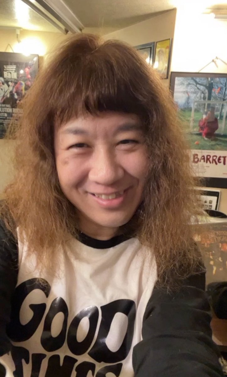 11.9晴れ空使用機材を倉庫から出してきた。Sunn 215BHはデカすぎなんで同じ15インチスピーカーの小型タイプ。
Compは名機dbx160
EQはKLARKTEKNIK 27が故障しているので300を！
アンプはALEMBIC F2BとCrownD45
ほぼ82年J Deaconスペックだと思う。
前髪もコピたし、後はゲネやって本番。