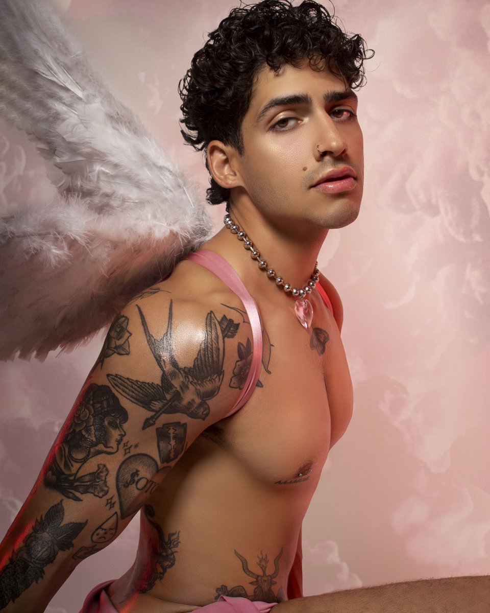 RomeoRomeoboyz's tweet photo. ✨🪽ANGEL 🪽✨

Modelo @sshyyguyy 

#spookyseason #angel #sexy #malemodel #photography #halloween #photographer #retouchretoucher #romeoween https://t.co/lZY68ZhXn7