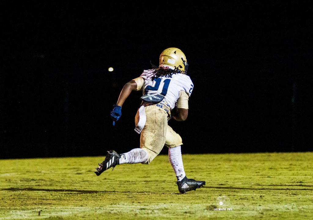 Class of ‘25 RB 
21mph
Career Film *Season was cut short due to an torn ACL

 hudl.com/video/3/114916…