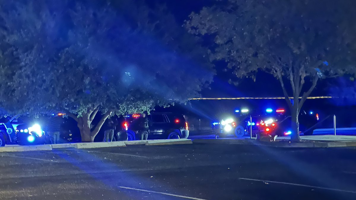 #BREAKING A bomb treat was called into the polling station and elections office on Melody Lane in Bisbee. The buildings have been evacuated. 

People were inside voting and have been told they will be able to go back inside to finish. 

I’ll let you know more when I know.