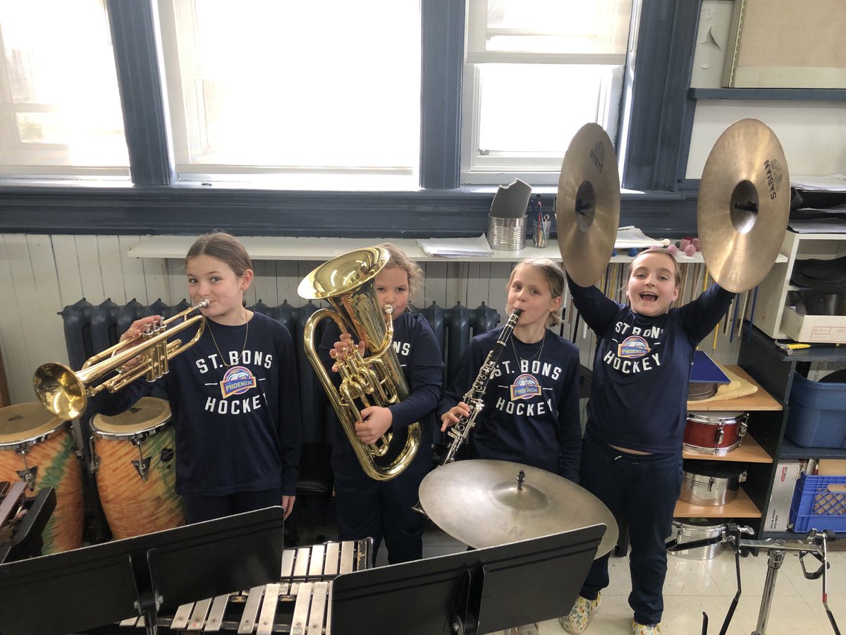 .⁦<a href="/StBonaventures/">St. Bon's 🇨🇦</a>⁩ Grade 5  Concert Band members enjoying hanging out together before our full band rehearsal this morning! 🎶