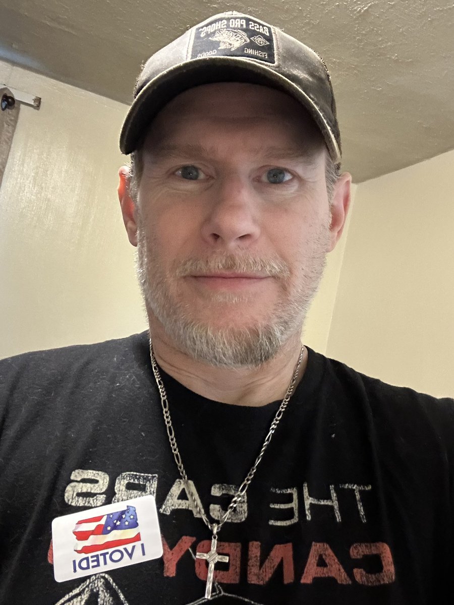 MightyMicks_'s tweet photo. @SquirrelTribe Casting MY vote For Trump today IN PENNSYLVANIA!!! Letโs GOOOOO!!๐บ๐ธ
#PAforTrump ๐บ๐ธ https://t.co/PHOssmnCVo