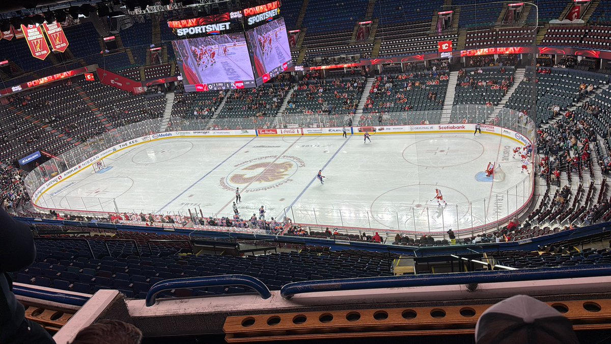 masoneight's tweet photo. I’ve seen more fans at a JR.A game in Okotoks. Wranglers where is everyone? https://t.co/Sj0SpY0tEf