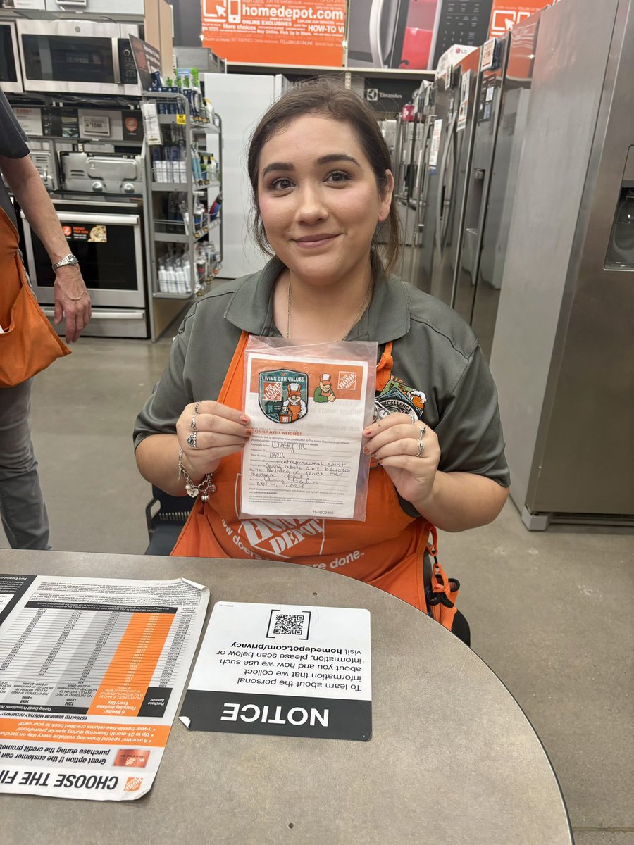 I challenged our new D70 associate to help with measures on Sunday. She received 5! Great job Christy! Way to be a team player 👏