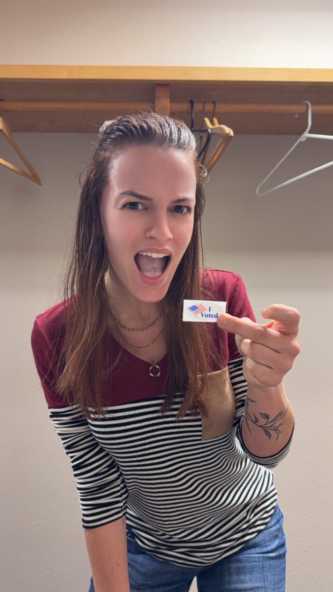 shainabradley's tweet image. pro tip: if you move states, ensure you completed EVERY step to register in that state.🥴 Nothing like racing against the clock to make it to the polls with 5 minutes to spare lol.🫡

#ExerciseYourRightToVote‼️