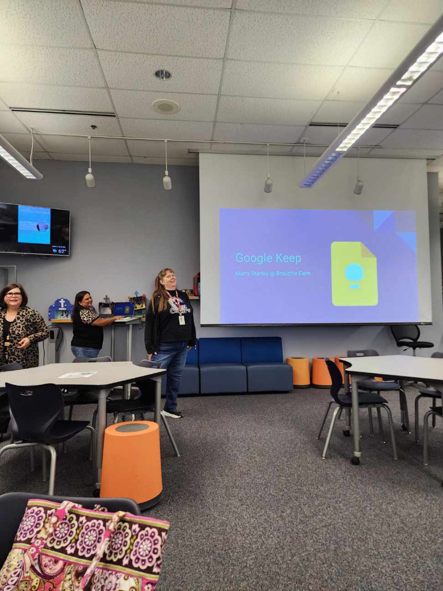 NISDbrauchlelib's tweet photo. @NISDBRAUCHLE @NISDLib Sharing my excitement about Google Keep @ elem librarian PD https://t.co/PftQGvVGy1