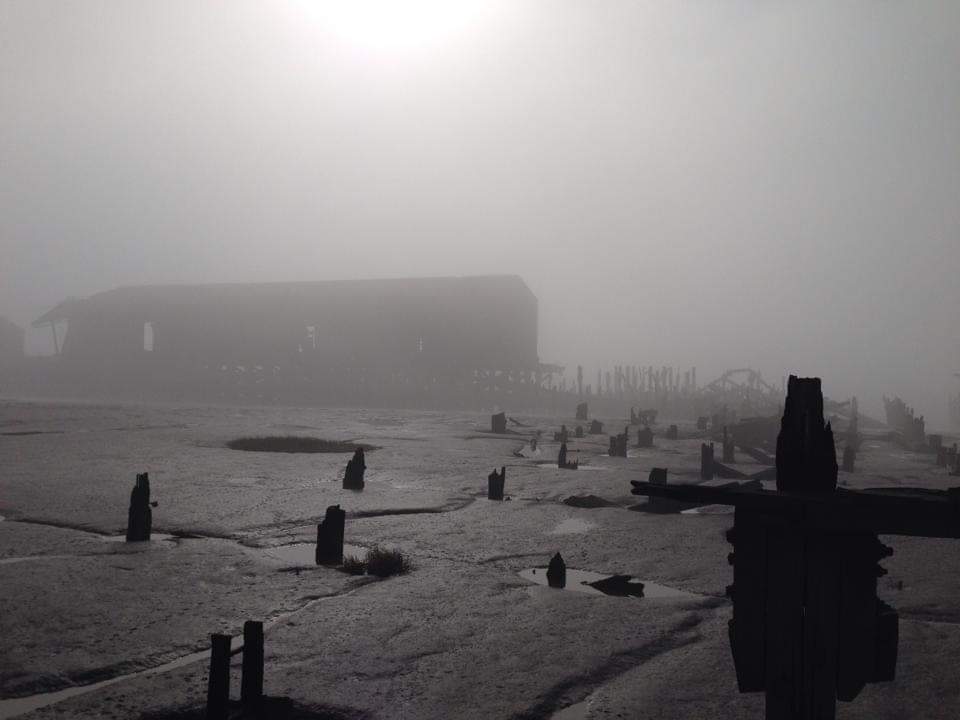 Marinerssss's tweet photo. @Nick_Pettigrew Old warehouses on Alexandra Dock, Hull. All gone now to make way for the Siemens wind turbine blade factory. https://t.co/5WrfTJAjAk