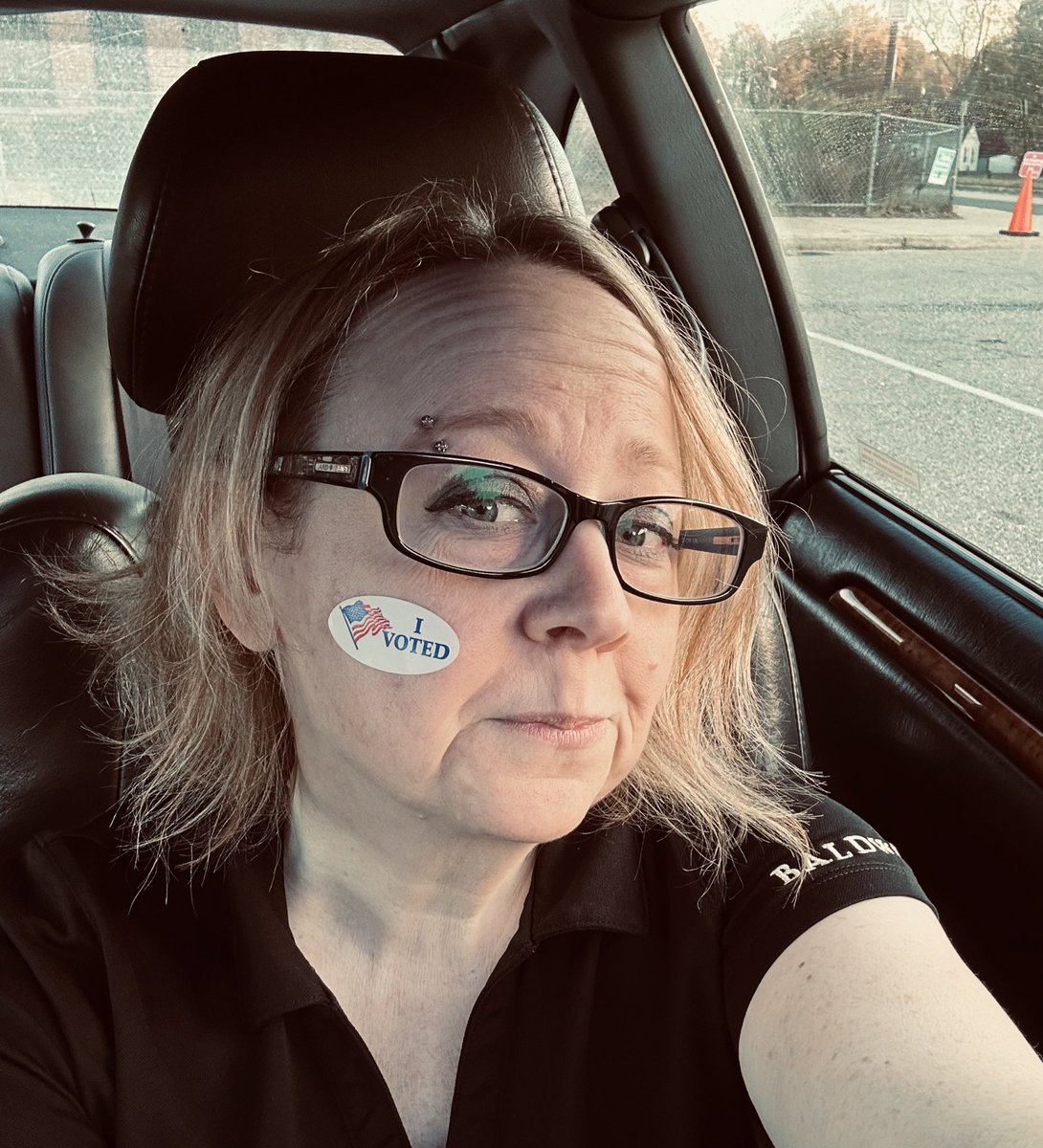 StaceyONeale's tweet photo. I got to vote for the 1st Female President and to codify abortion rights into our Maryland state constitution. 🥰💙

#Election2024 #HarrisWalz2024InALandslide https://t.co/Bx4sAL0vxo