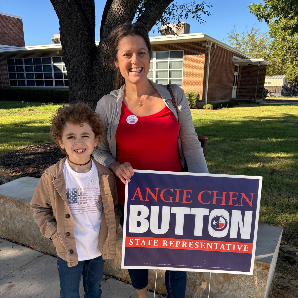 AngieChenButton's tweet photo. Polls are open for two more hours. As long as you are in line by 7 PM, you can #vote! #TeamButton https://t.co/XL8qdtkMLp