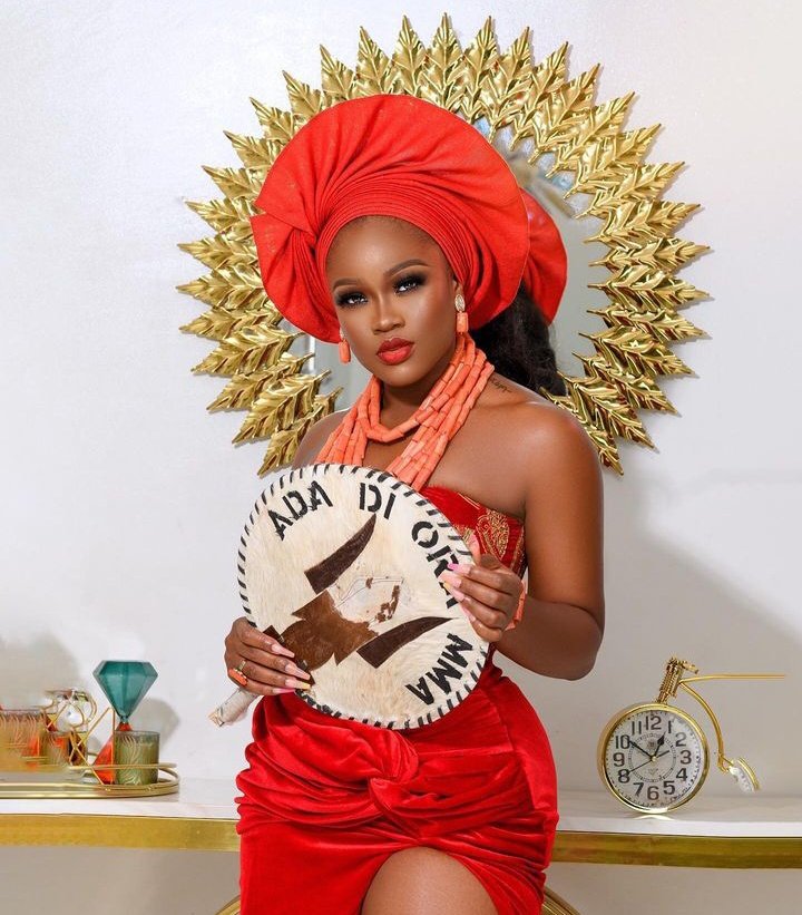 Gladys007003's tweet photo. Happy birthday to the most beautiful Queen 👑 
@Official_CeeC 
May this year bring you all the good things of life, your needs are met and your growths are constant ijn https://t.co/Ewycy5q0Be