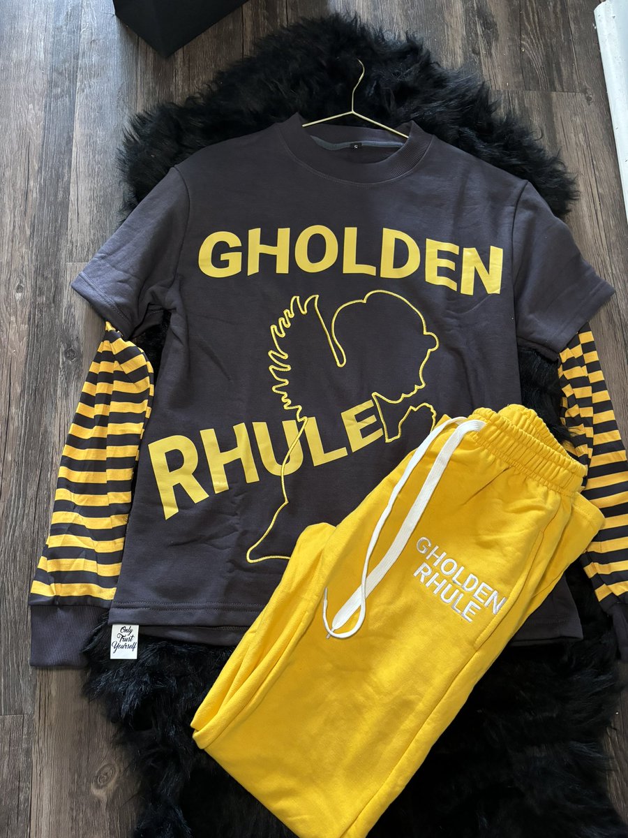 Demi_Ruu's tweet image. #ShopOpen